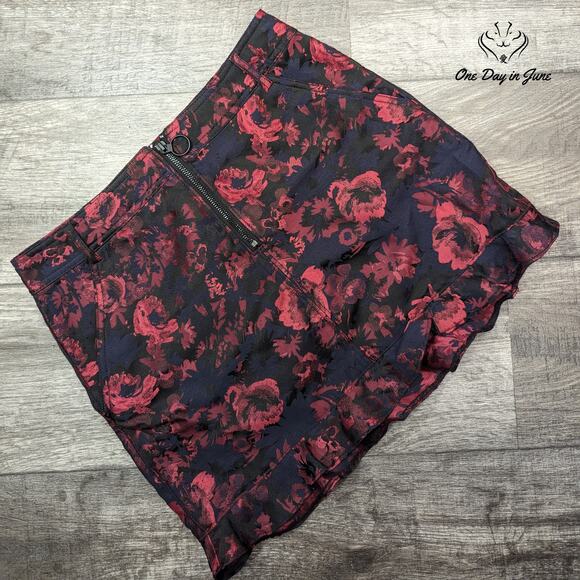 Express Floral Ruffle Edge Mini Skirt Size 8 - Picture 1 of 5